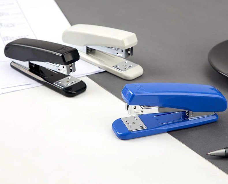 Deli Stapler 0306 25 Sheets Capacity - Assorted Colors