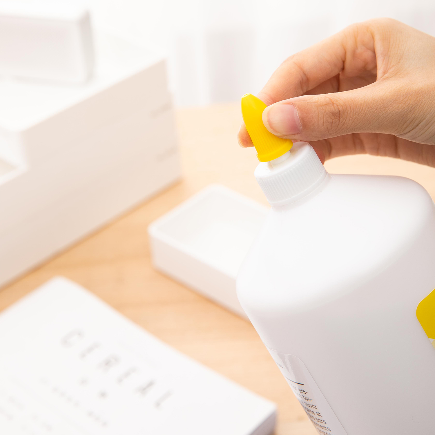 Deli EA74913 White Glue 1000Ml