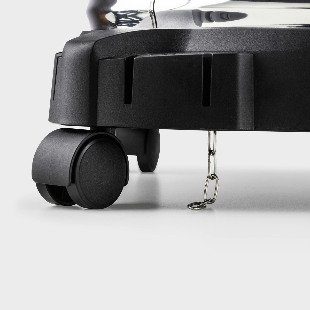 KARCHER 1.098-324.0 WD1S CLASSIC WET AND DRY VACUUM CLEANER *AE, 18L