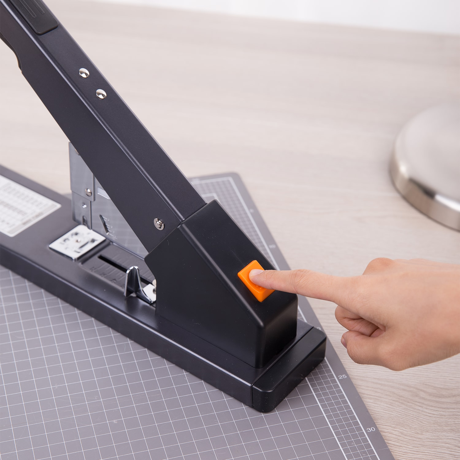 Deli-E0396 Heavy Duty Stapler