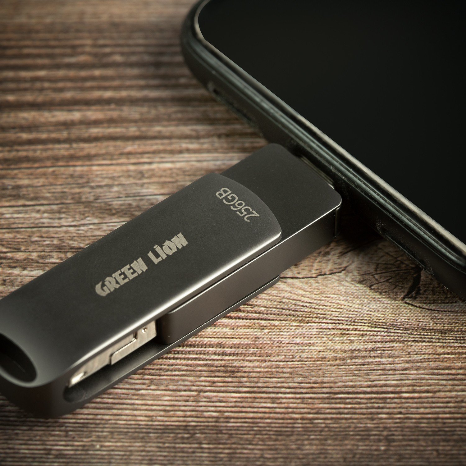 Green Lion 4 in 1 Pro Flash Drive 256GB - Black