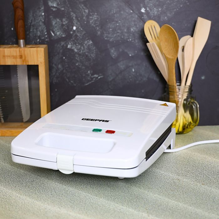 Geepas GGT671 4-Slice Grill Toaster - 1300 Watts