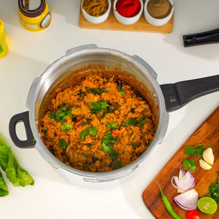 Geepas GPC329 12L Pressure Cooker - Evenly Heating Induction Base Heavy-Duty Aluminium Pressure Cooker With Lid With Durable Handles